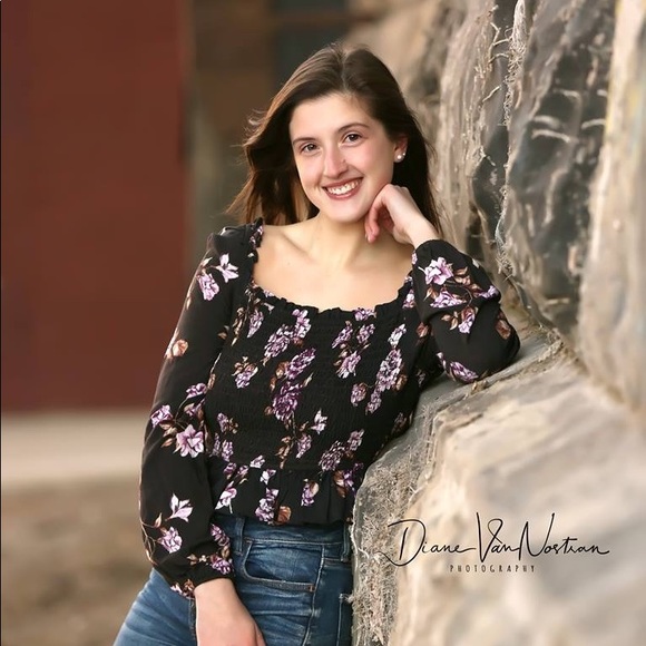 Meet your Posher, Nicki - Picture 1 of 1